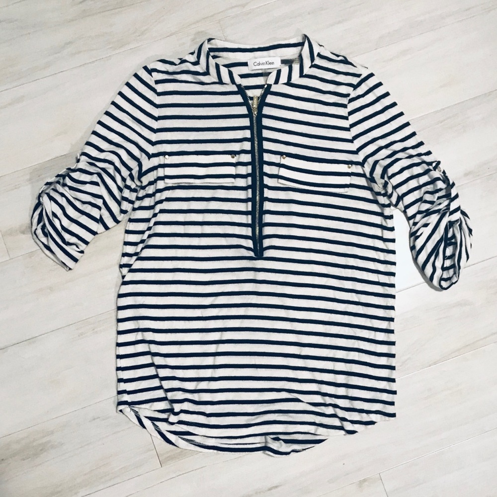 🍍Calvin Klein Top Black & White stripes